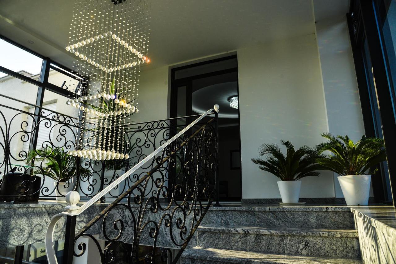 Mesecev Konak Bed and Breakfast Ni Exterior foto
