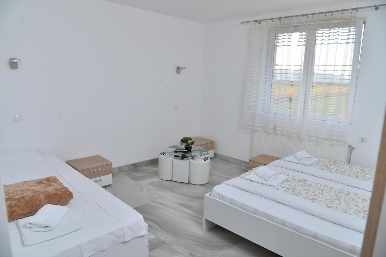 Mesecev Konak Bed and Breakfast Ni Exterior foto